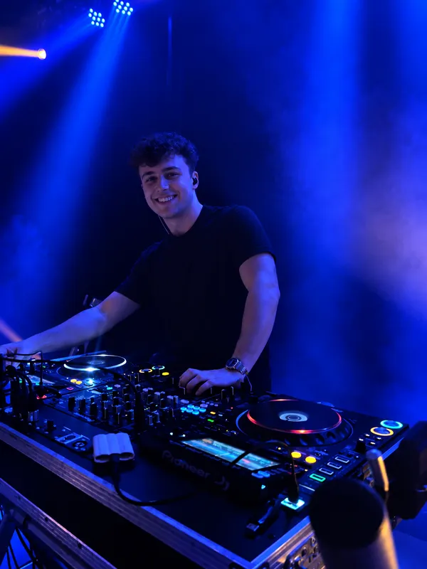 DJ Elias
