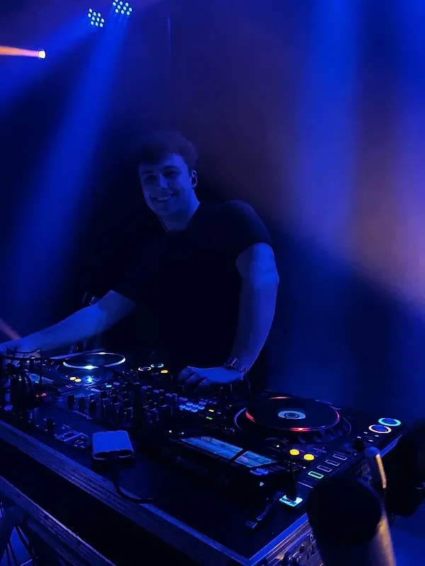 DJ Elias