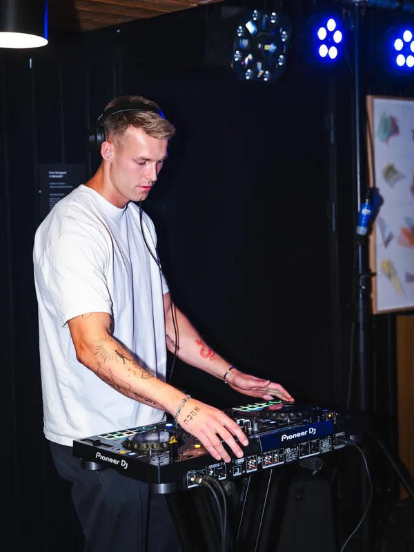 DJ Laust