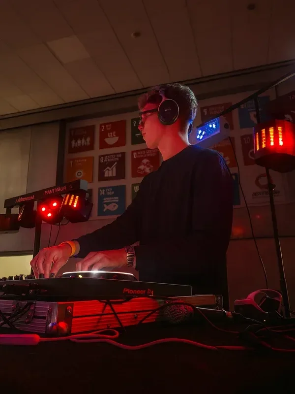 DJ Oliver