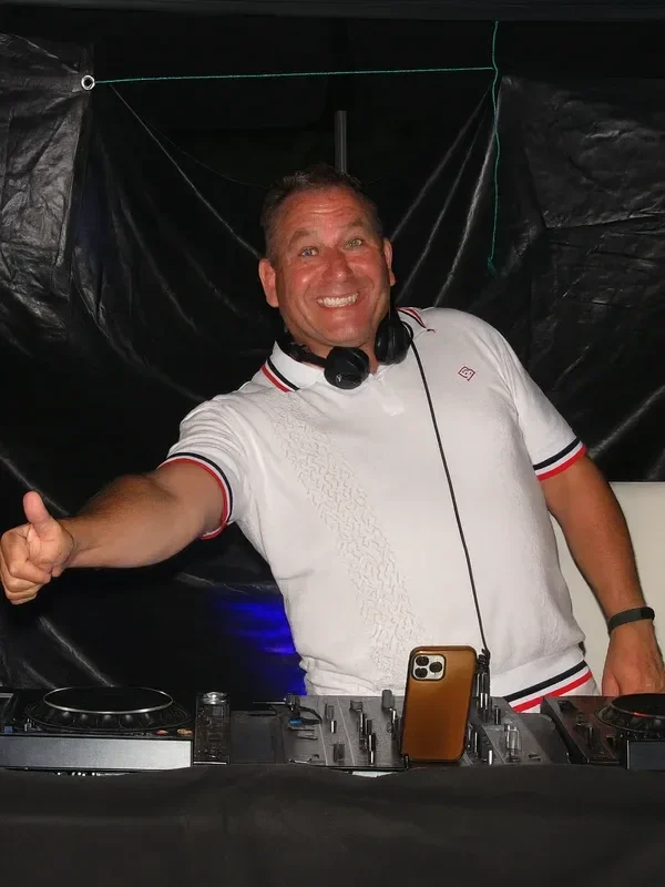 DJ Thomas