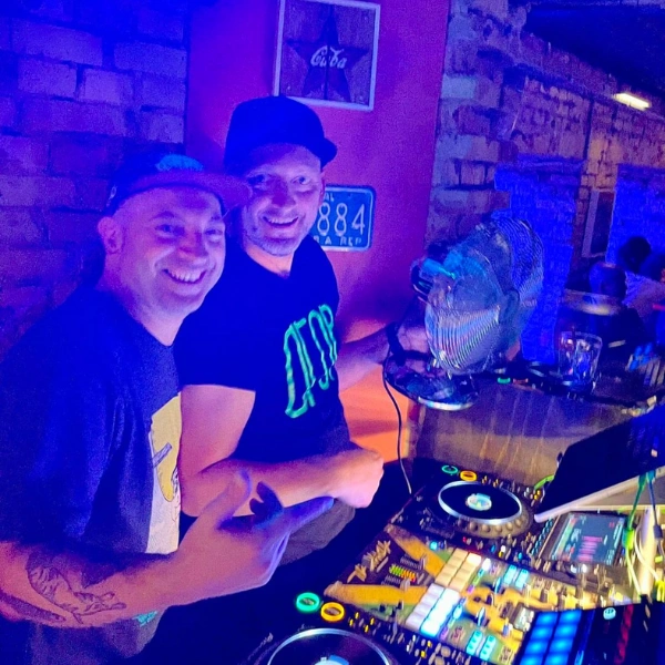 Lago & admiral DJ