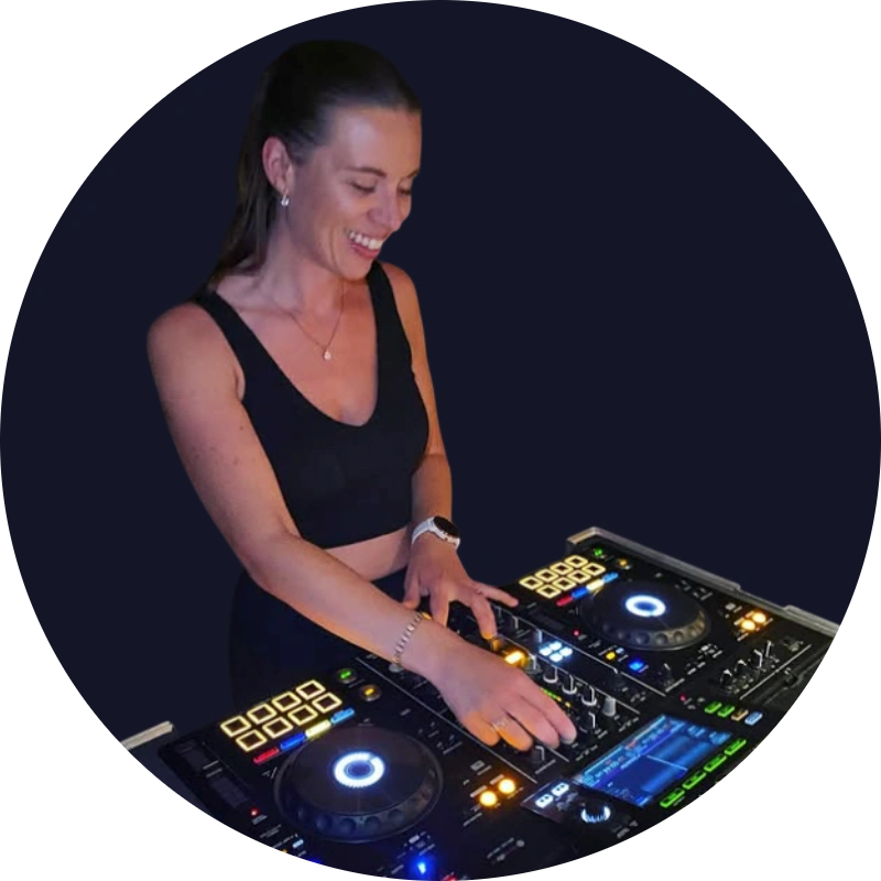 DJ daniella